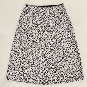 Gap XS black and white floral print skirt